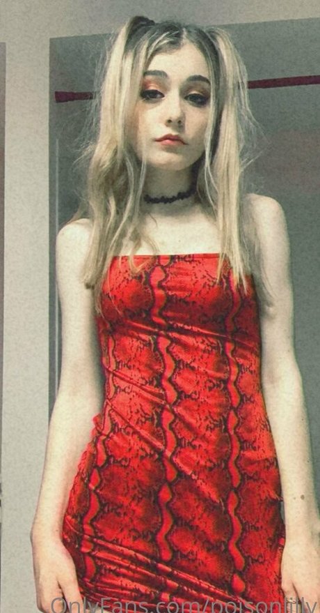 poisonlilly セックススター アーカイブ