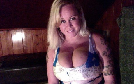 ランジェリーヌードオンリーファンズ ホットxxx 画像