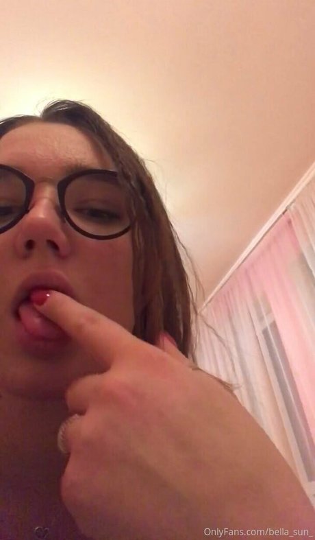 毛深いアジア人オンリーファンズ ヌード 画像