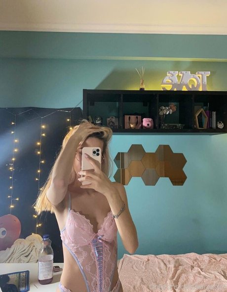 kvry22 セクシーなスター 画像