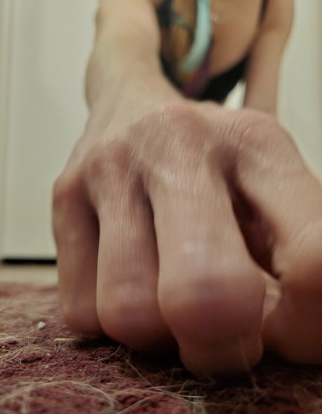 筋肉トランスオンリーファンズ ホット裸 写真