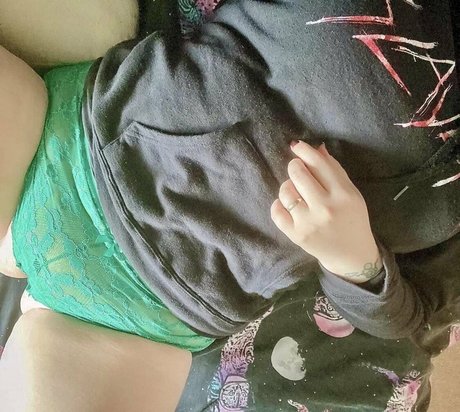 lollydreadfulfree ヌードモデル 画像