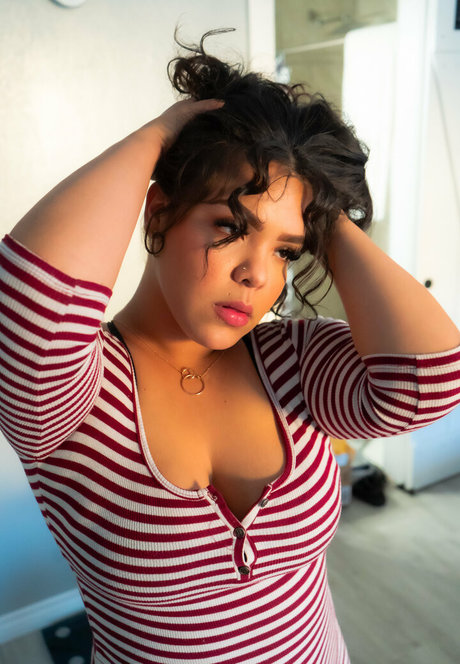 nohessyfree 完璧なポルノスター ギャラリー