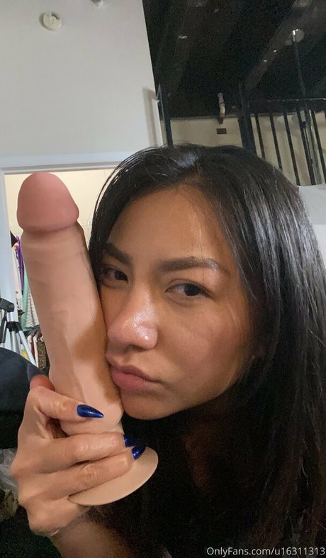 smiley sunday ポルノスター ヌード 写真