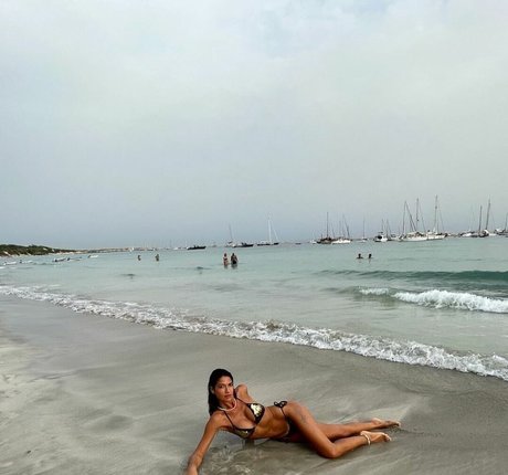 裸の女の子オンリーファンズ 無料 画像