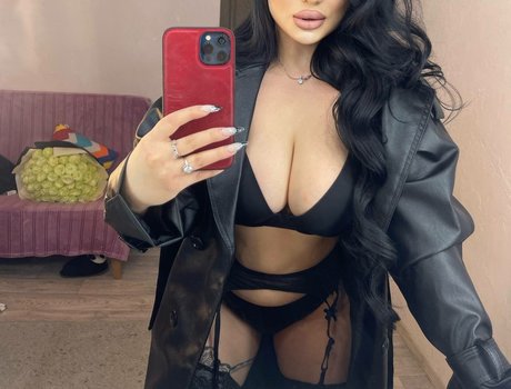 Asa Lochka ホット女優 写真