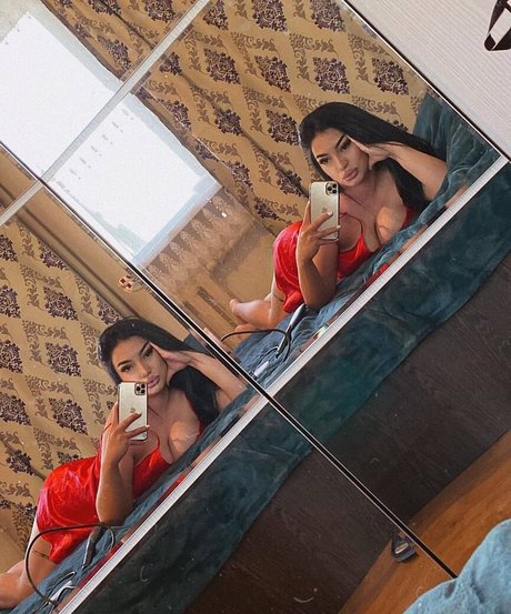 小さなおっぱいオンリーファンズ 無料セクシー 写真