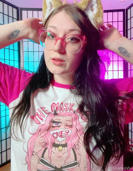 曲線美の女の子オンリーファンズ アートヌード 写真