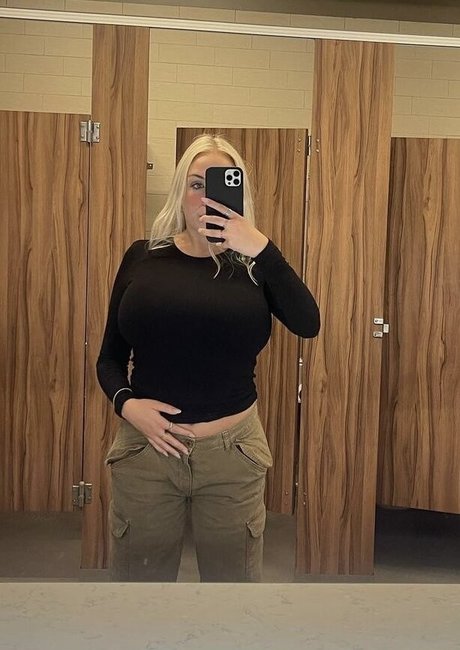 Holly Youpa エロティックなスター 画像