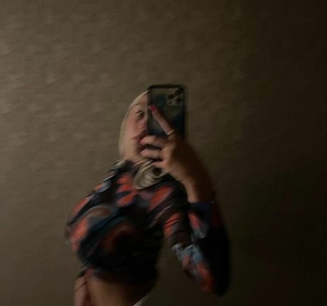 Holly Youpa スター 裸 ギャラリー