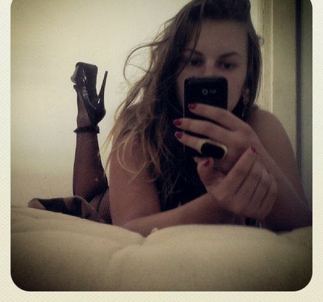 キムチオンリーファン セクシーヌード ギャラリー