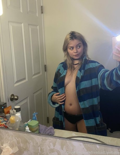 freebaddieebabe HDスター 写真