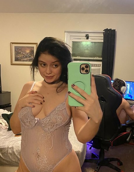 freebaddieebabe 可愛い女優 写真