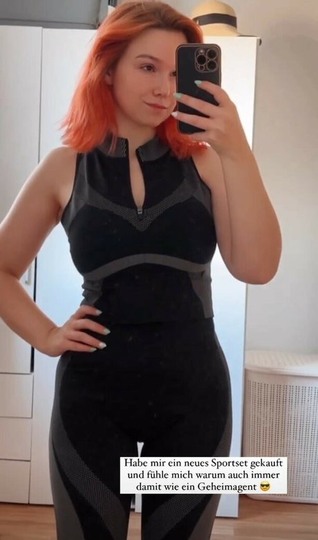 黒髪の熟女オンリーファンズ 美しいヌード アーカイブ