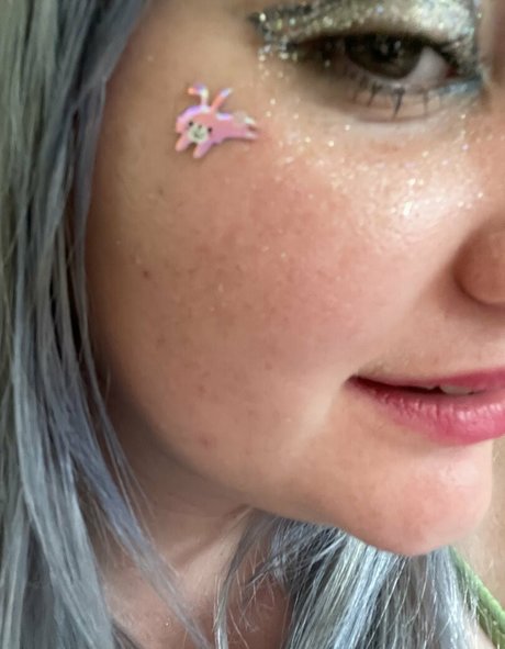 妊娠中のオンリーファンズ アダルト 画像