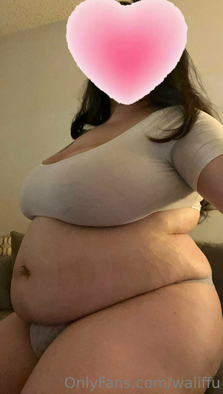 waiffuu ポルノ女優 写真