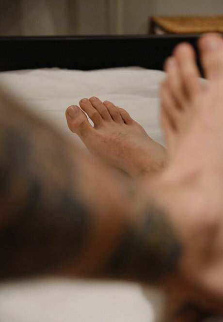 male feet uk ヌード女優 ギャラリー