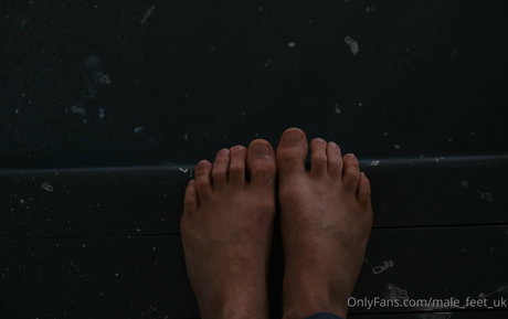 male feet uk 最高のスター 画像