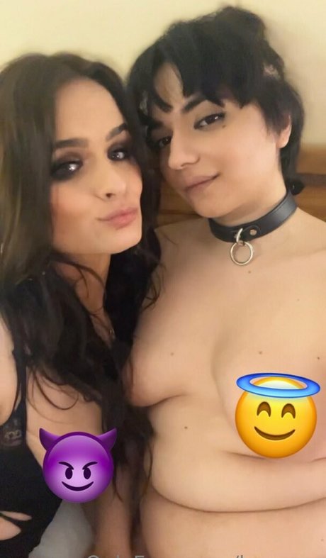 ティックトックスター オンリーファンズ 美しい 画像