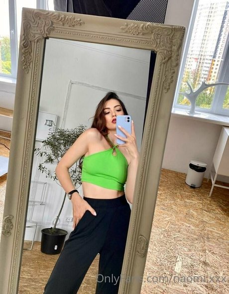 naomi xxx 高品質のスター 写真