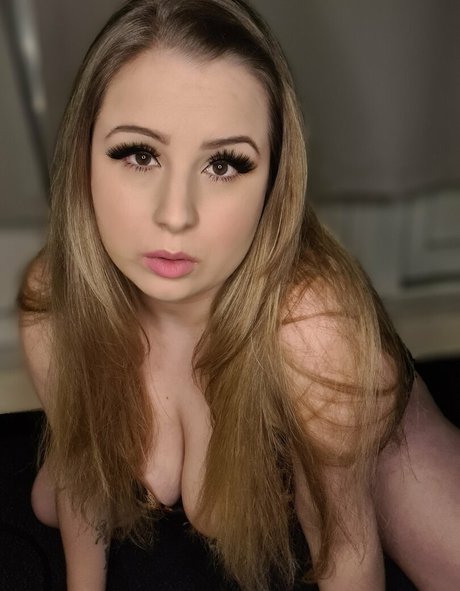 horny foryou XXXモデル 写真