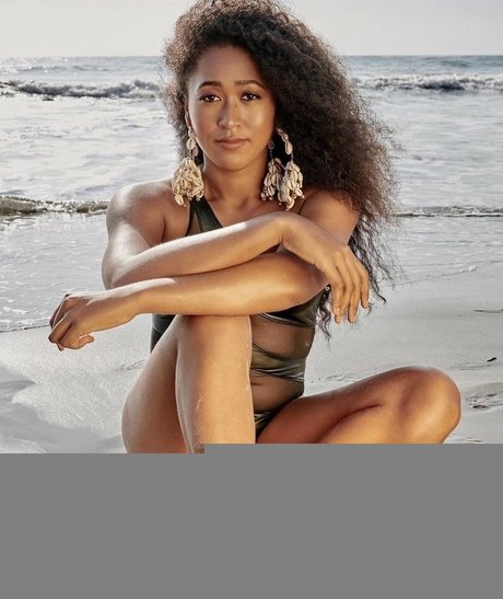 Naomi Osaka ポルノスター 写真