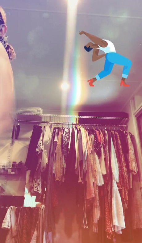 ヌード熟女オンリーファンズ 裸 写真