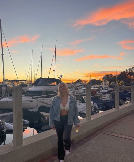 タンオンリーファン ポルノ ギャラリー