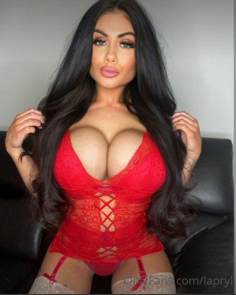 小さいチンポのシーメールオンリーファンズ セクシーヌード 写真