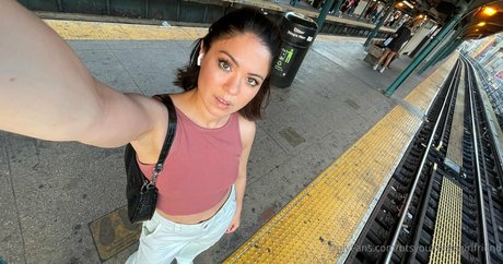 成熟したラテン系オンリーファンズ ポルノグラフィック 写真