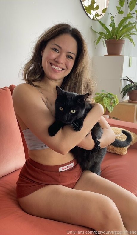 巨乳カップルオンリーファンズ アート裸 写真