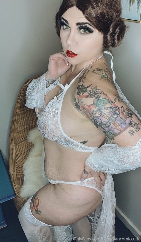 canadiancomiccutie セックスポルノスター 画像