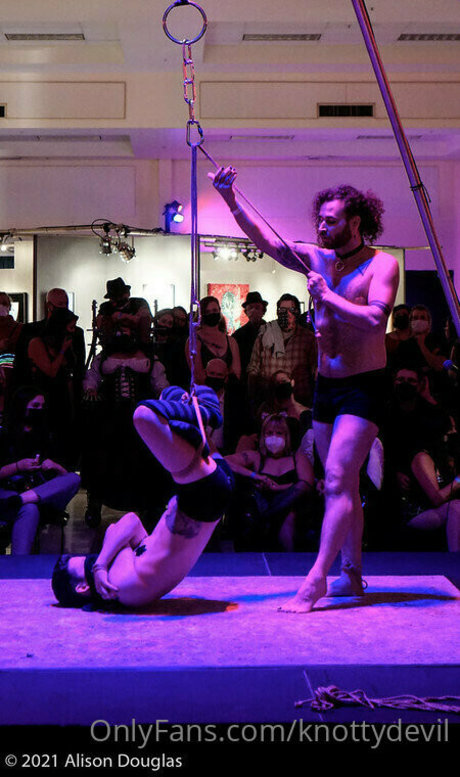 かわいいブロンドのオンリーファンズ えろ アーカイブ