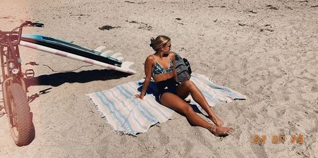 Kaitlin Yamano 高品質モデル 画像