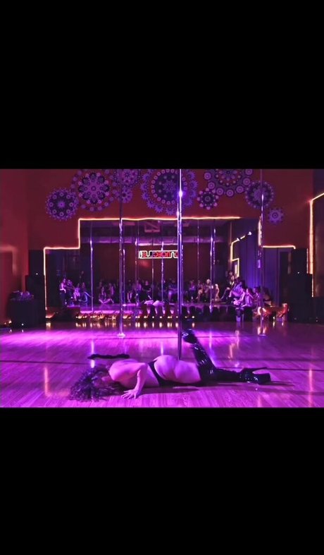 Hallee Hirsh 美しいポルノスター 写真