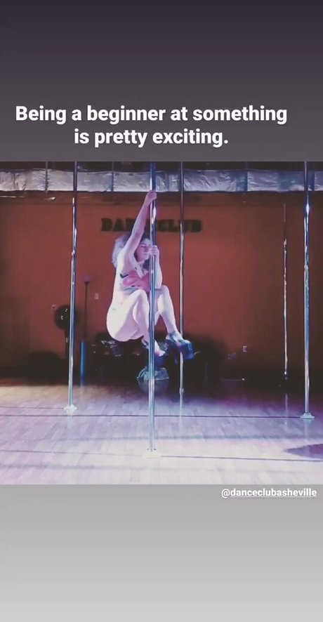 Hallee Hirsh セクシーなスター 写真