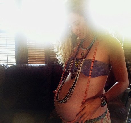 Hallee Hirsh ヌードスター 写真