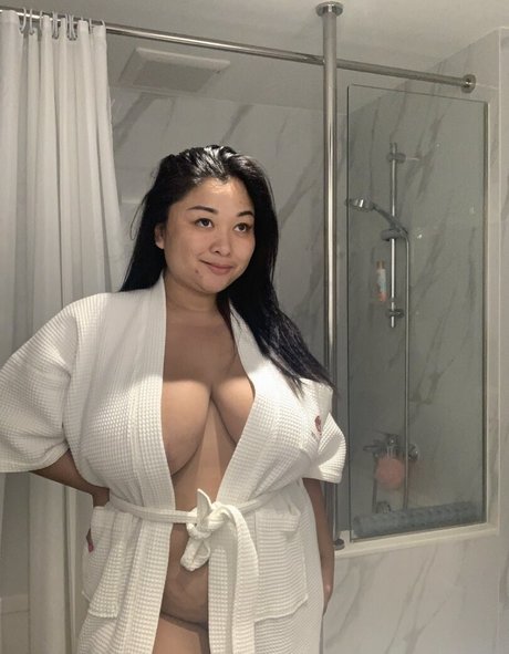 Tananya1992 ポルノスター エロティック ギャラリー