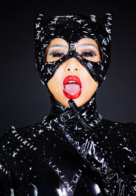 アナル乱交オンリーファンズ ポルノ 写真