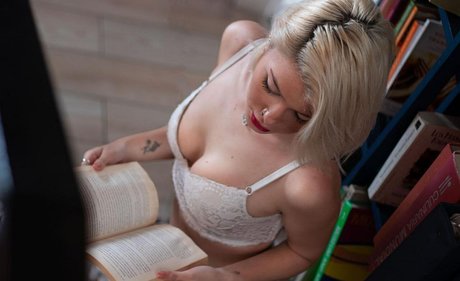 Lulaconst0 ヌードモデル 写真