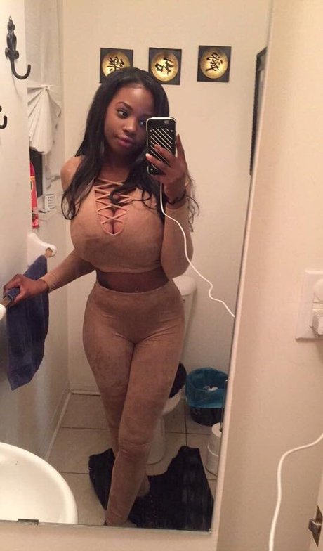 Itstaviaa エロティックなスター 画像