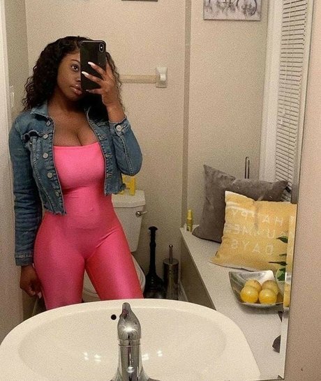 Itstaviaa アートモデル 画像