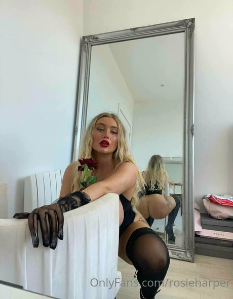 rosieharper ポルノモデル 写真