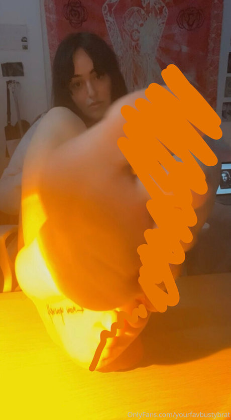 yourfavbustybrat 最高のスター 写真