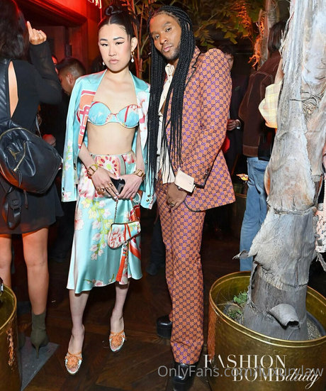 luxurylaw ポルノスター 写真