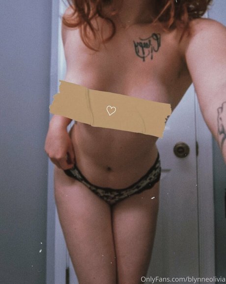 blynneolivia アートモデル ギャラリー