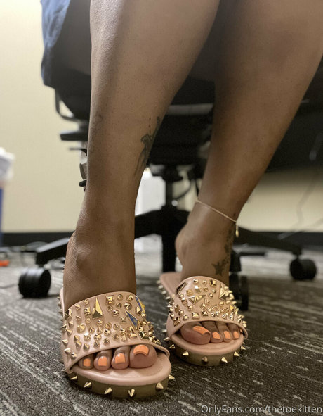 クソ野郎オンリーファンズ ポルノ 画像