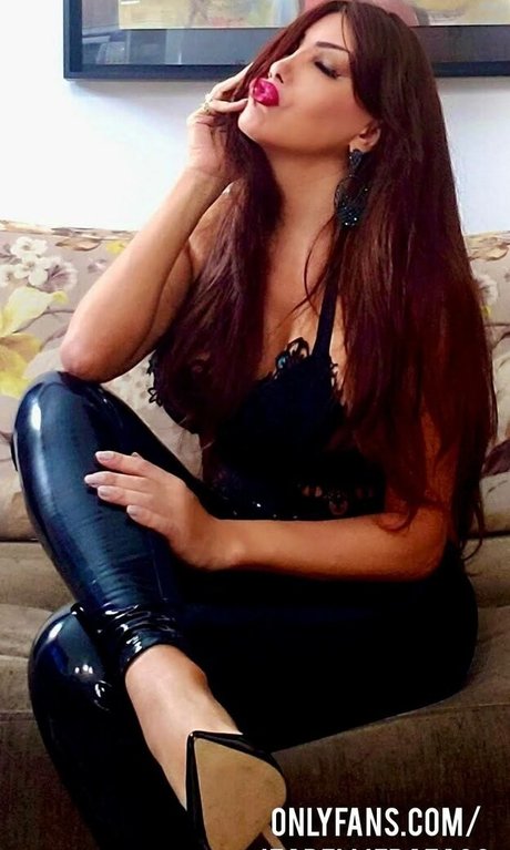 Izabelli Frazao アダルトモデル 画像