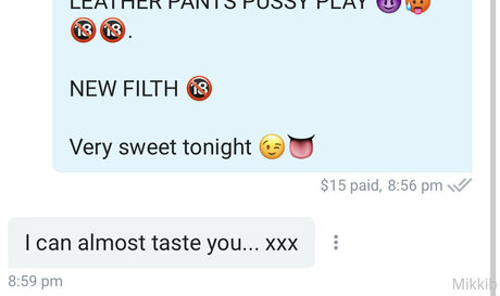 金髪熟女巨乳オンリーファンズ ホット裸 写真