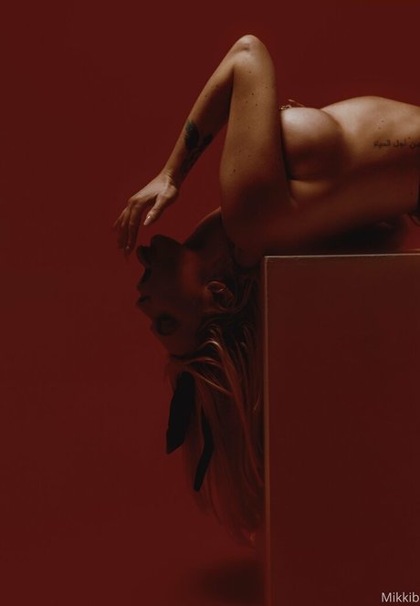 教室オンリーファン ホット裸 画像